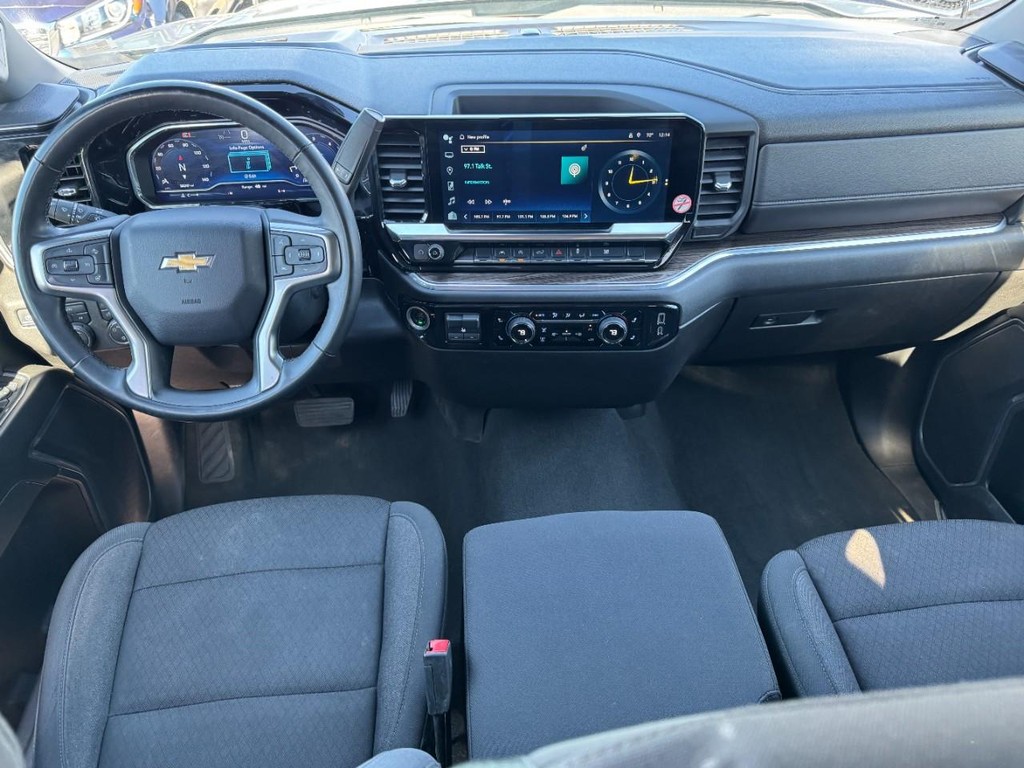 Chevrolet Silverado 1500 Vehicle Full-screen Gallery Image 11