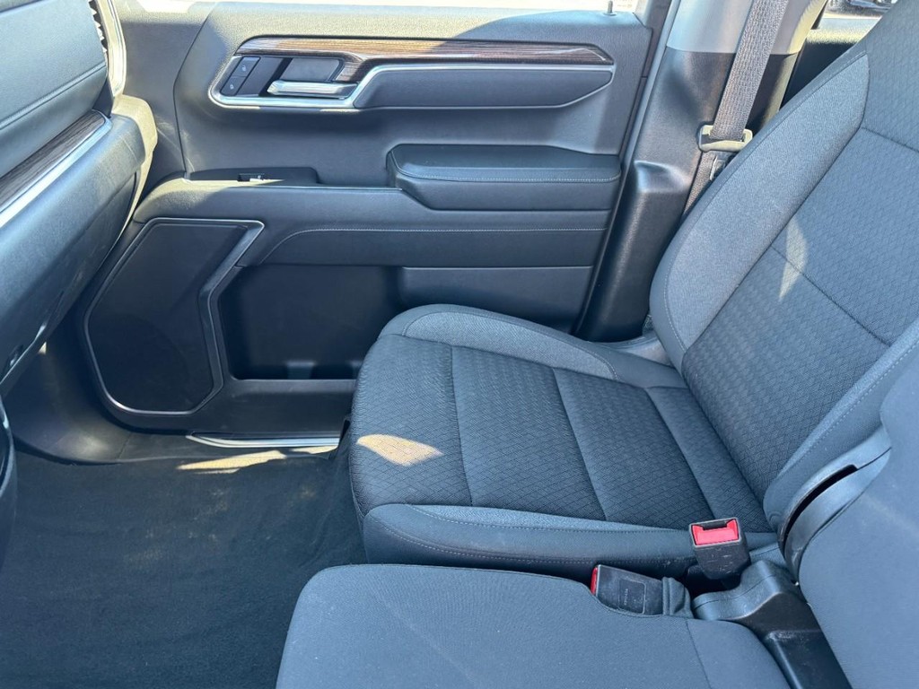 Chevrolet Silverado 1500 Vehicle Full-screen Gallery Image 13