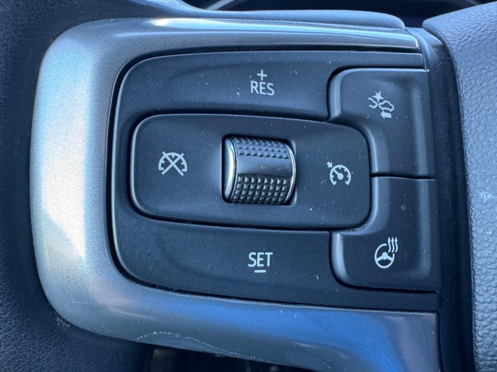 Chevrolet Silverado 1500 Vehicle Full-screen Gallery Image 17