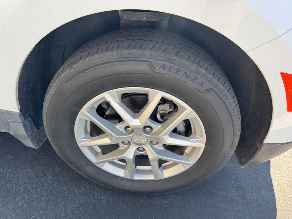 Chevrolet Equinox Vehicle Full-screen Gallery Image 04