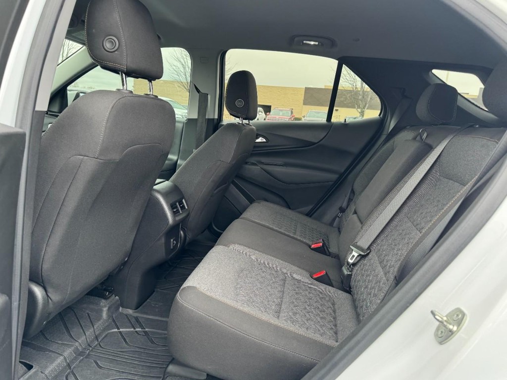 Chevrolet Equinox Vehicle Full-screen Gallery Image 09
