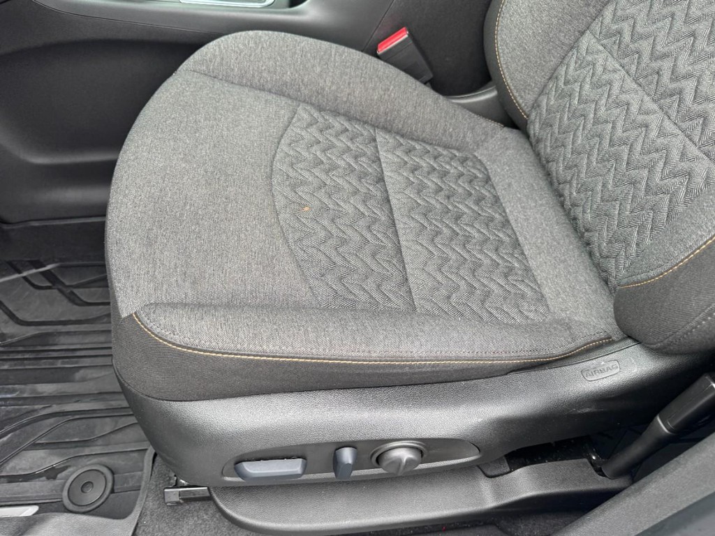 Chevrolet Equinox Vehicle Full-screen Gallery Image 13