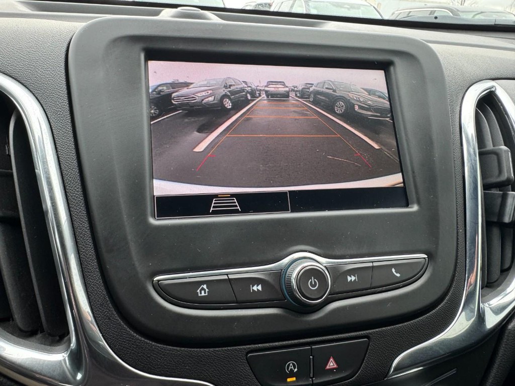 Chevrolet Equinox Vehicle Full-screen Gallery Image 19