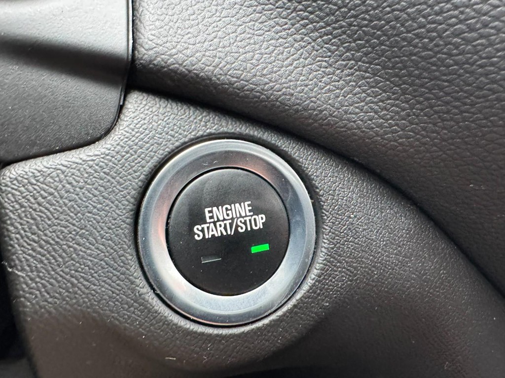 Chevrolet Equinox Vehicle Full-screen Gallery Image 20
