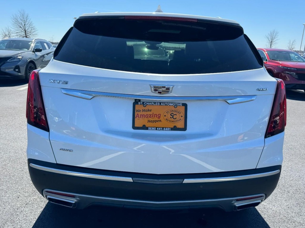 Cadillac XT5 Vehicle Full-screen Gallery Image 04