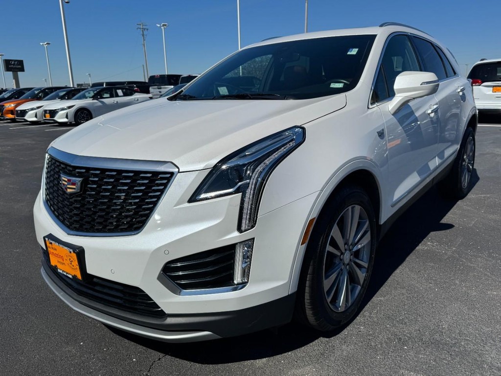 Cadillac XT5 Vehicle Full-screen Gallery Image 08