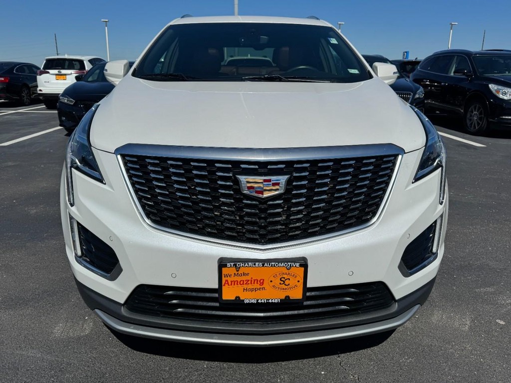 Cadillac XT5 Vehicle Full-screen Gallery Image 09