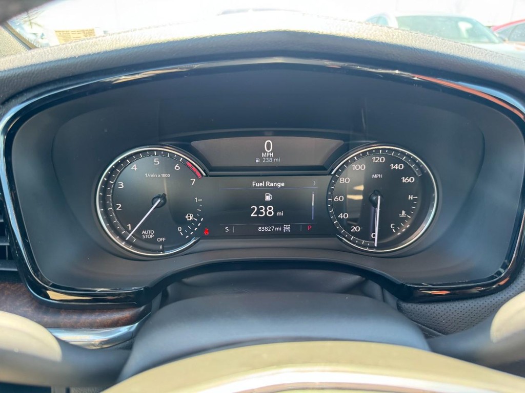 Cadillac XT5 Vehicle Full-screen Gallery Image 22