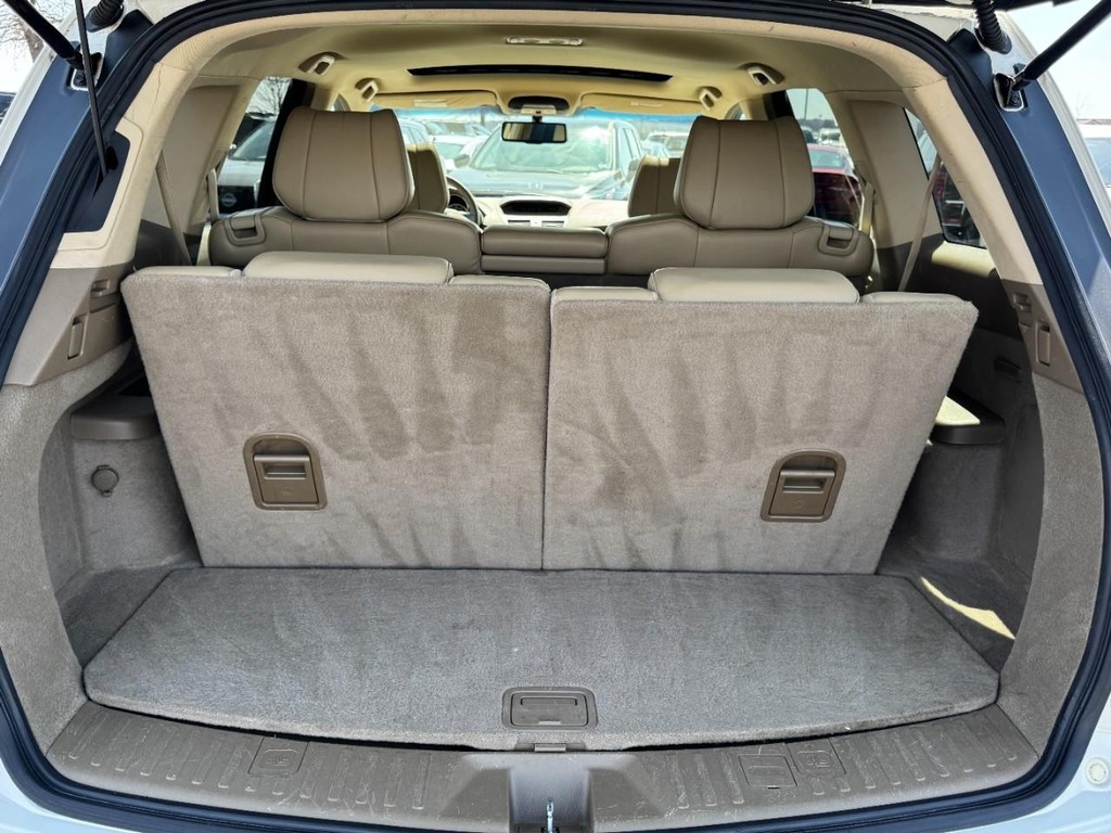 Acura MDX Vehicle Full-screen Gallery Image 06