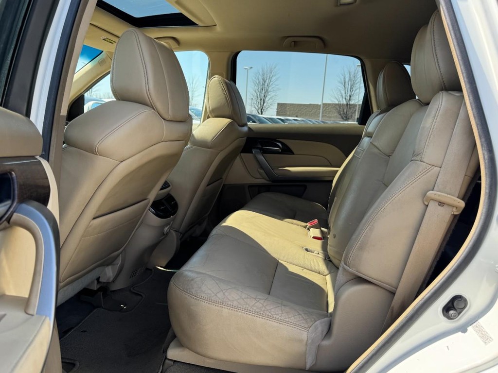 Acura MDX Vehicle Full-screen Gallery Image 10
