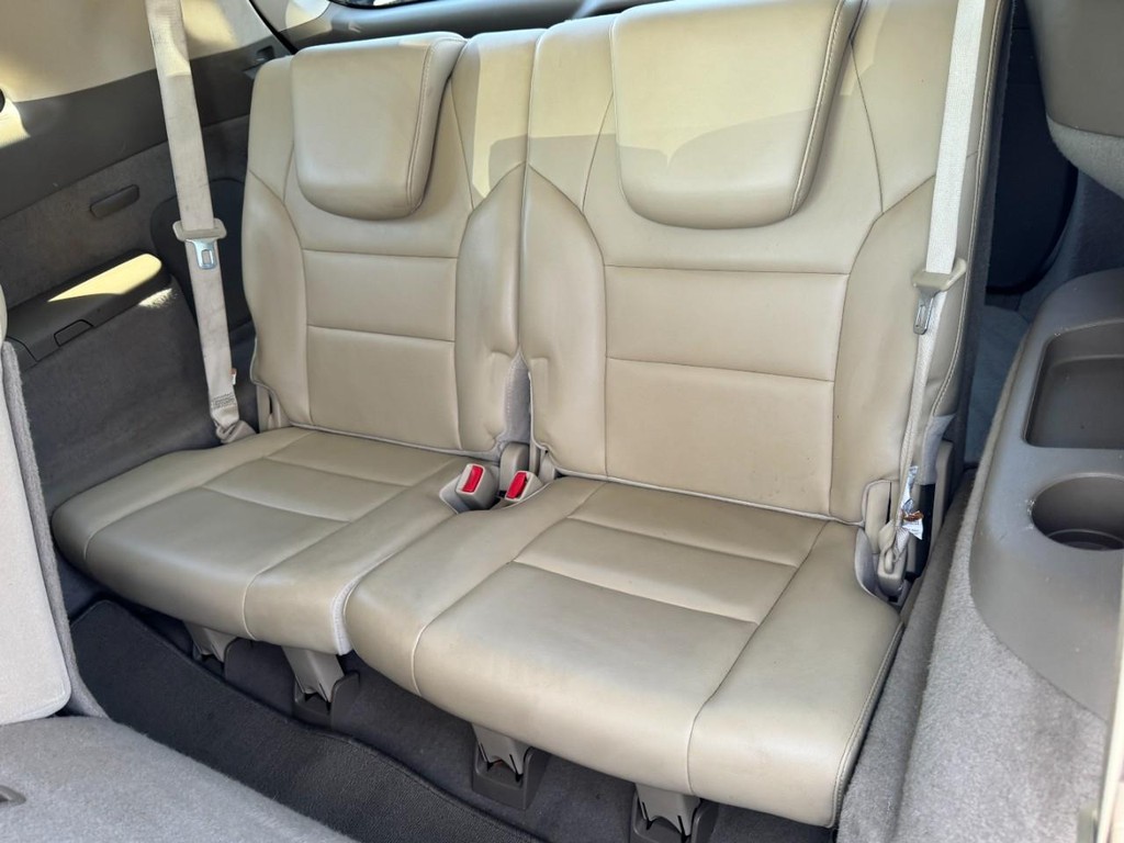 Acura MDX Vehicle Full-screen Gallery Image 12