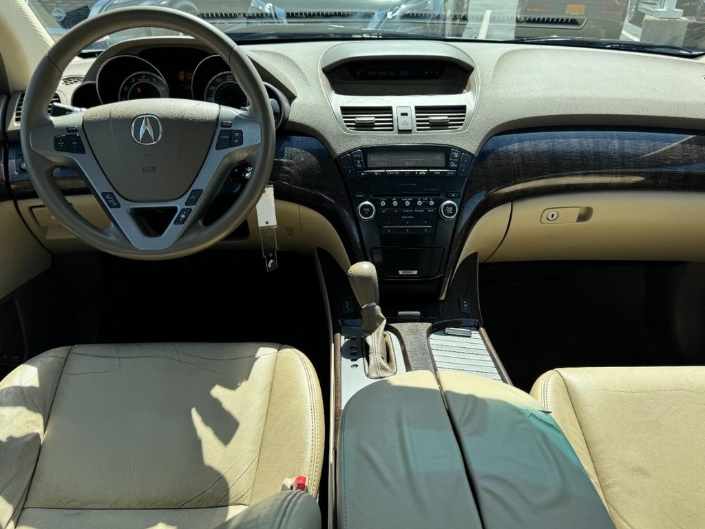 Acura MDX Vehicle Full-screen Gallery Image 13