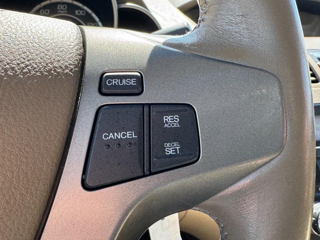 Acura MDX Vehicle Full-screen Gallery Image 19