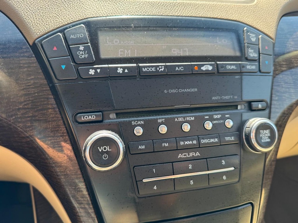 Acura MDX Vehicle Full-screen Gallery Image 20