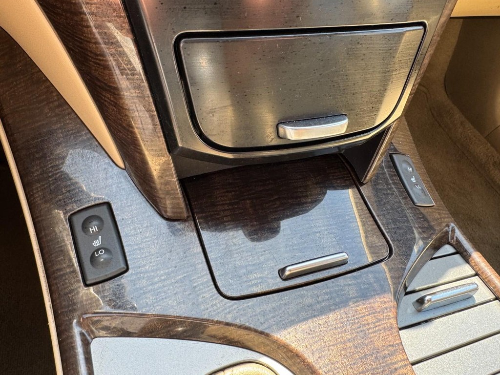 Acura MDX Vehicle Full-screen Gallery Image 21