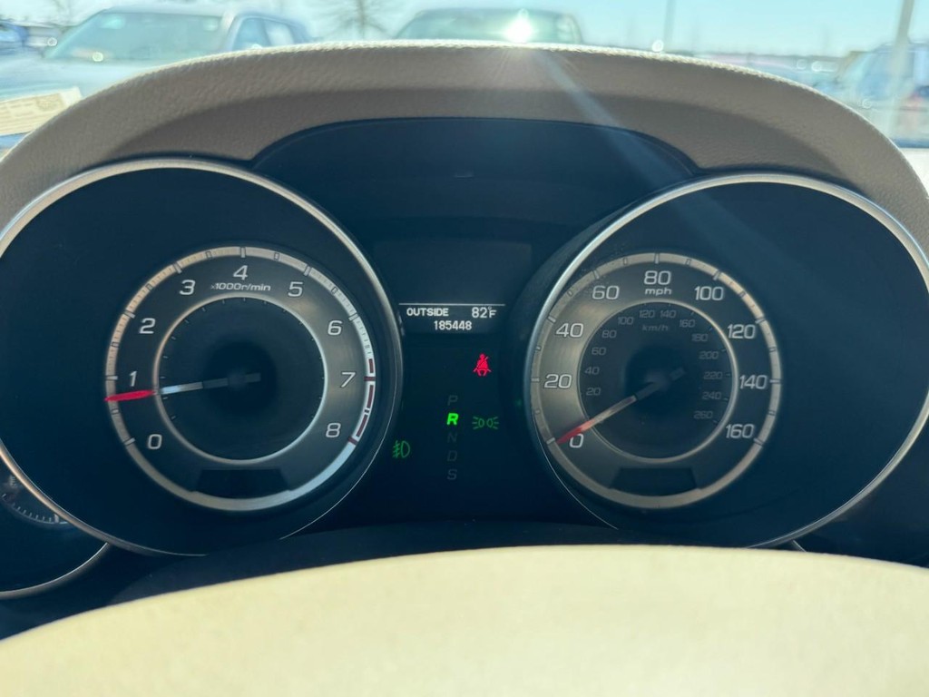 Acura MDX Vehicle Full-screen Gallery Image 23