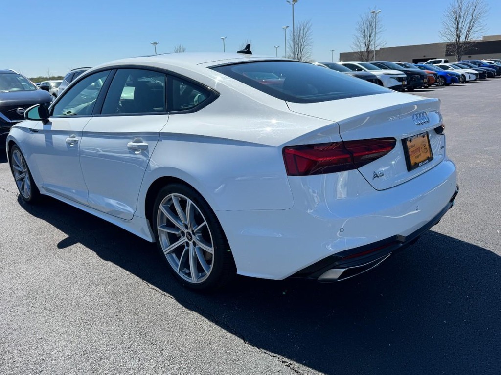 Audi A5 Sportback Vehicle Full-screen Gallery Image 05