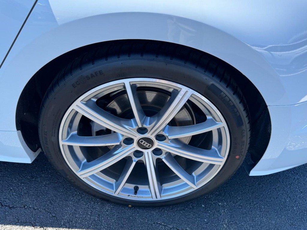 Audi A5 Sportback Vehicle Full-screen Gallery Image 07