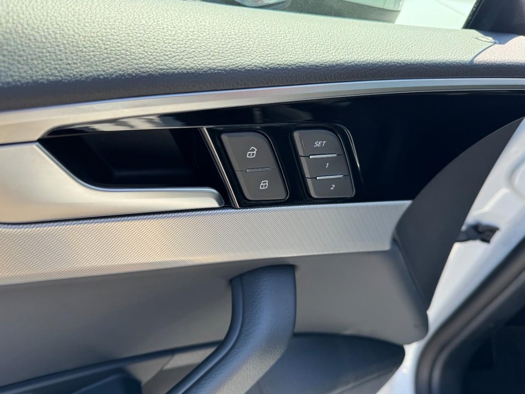 Audi A5 Sportback Vehicle Full-screen Gallery Image 17