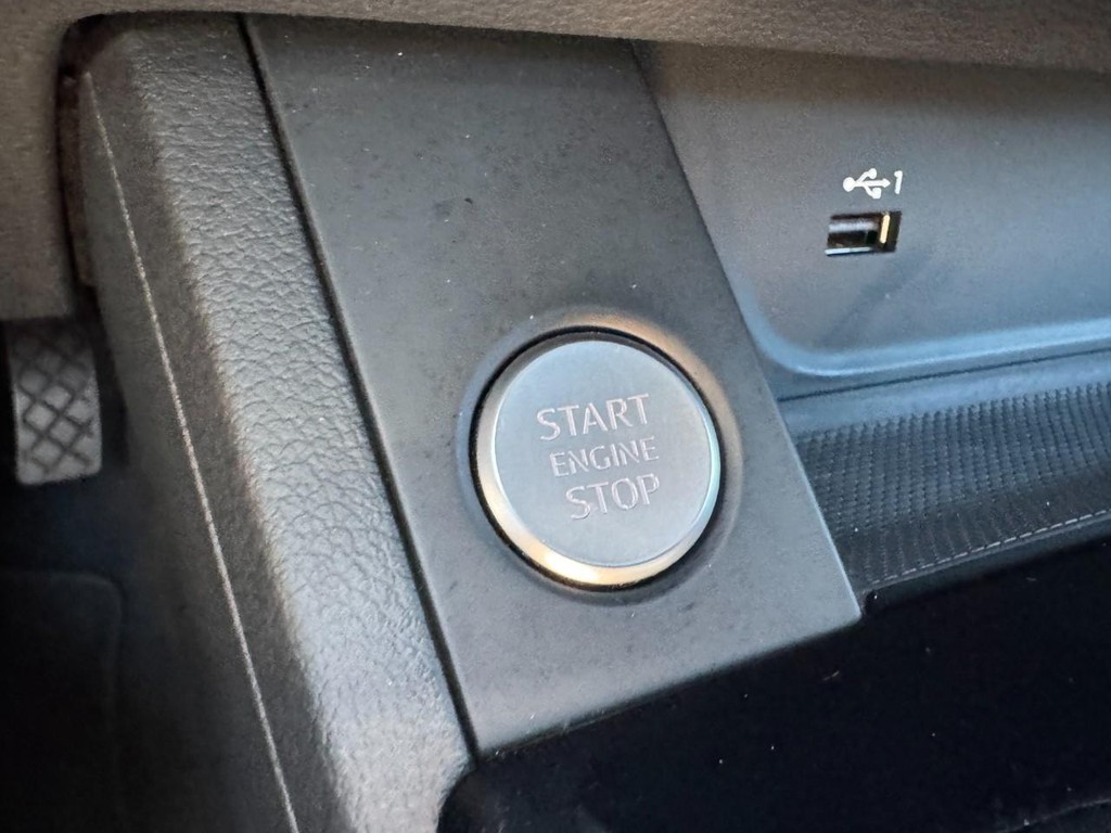 Audi A5 Sportback Vehicle Full-screen Gallery Image 23