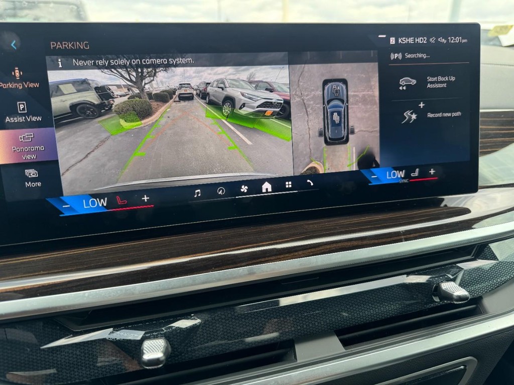 BMW X5 Vehicle Full-screen Gallery Image 23