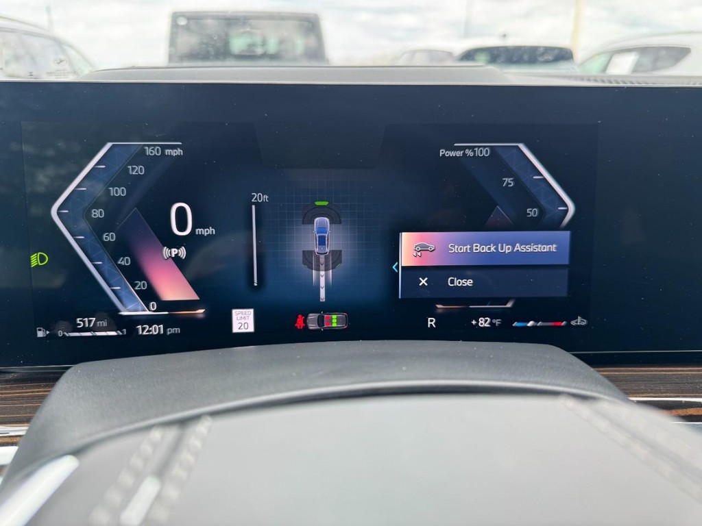 BMW X5 Vehicle Full-screen Gallery Image 25