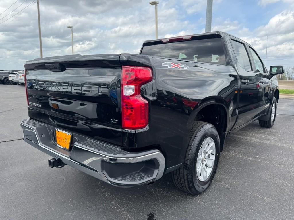 Chevrolet Silverado 1500 Vehicle Full-screen Gallery Image 03