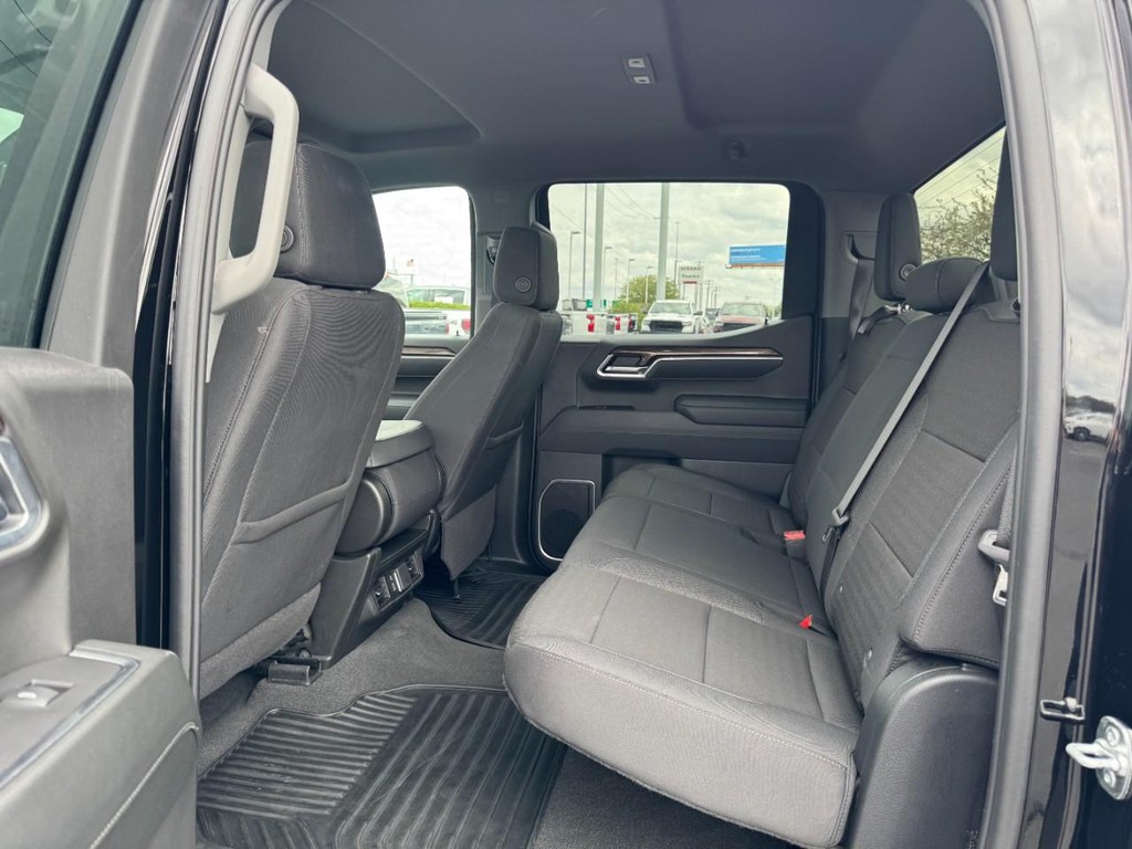 Chevrolet Silverado 1500 Vehicle Full-screen Gallery Image 10