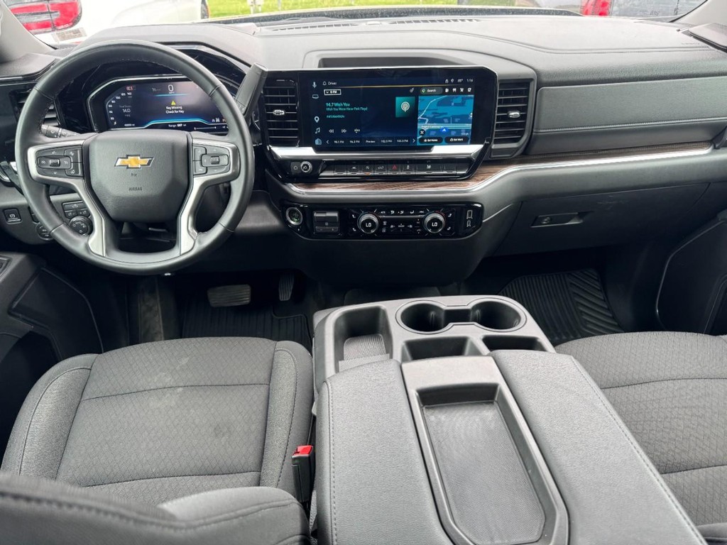Chevrolet Silverado 1500 Vehicle Full-screen Gallery Image 11