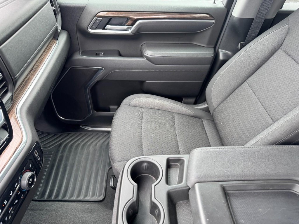 Chevrolet Silverado 1500 Vehicle Full-screen Gallery Image 13