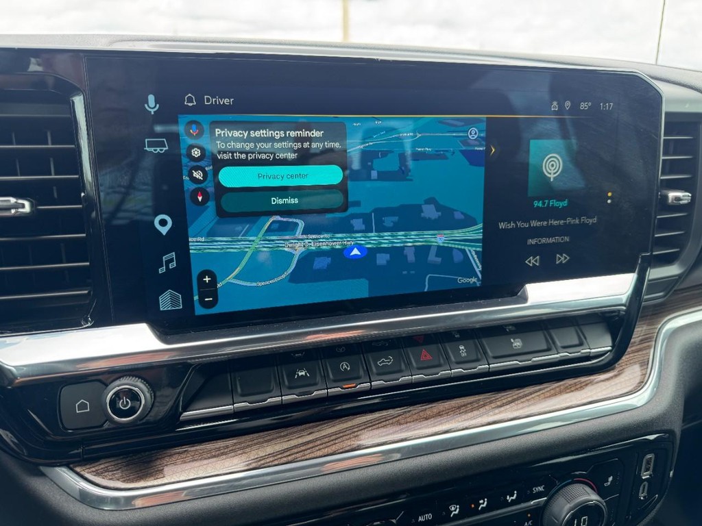 Chevrolet Silverado 1500 Vehicle Full-screen Gallery Image 21