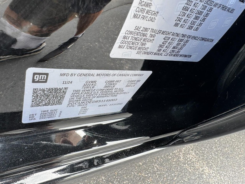 Chevrolet Silverado 1500 Vehicle Full-screen Gallery Image 25