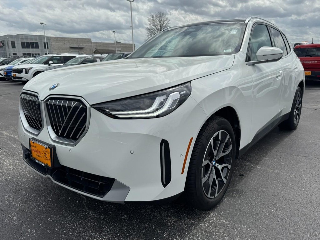 BMW X3 Vehicle Full-screen Gallery Image 08