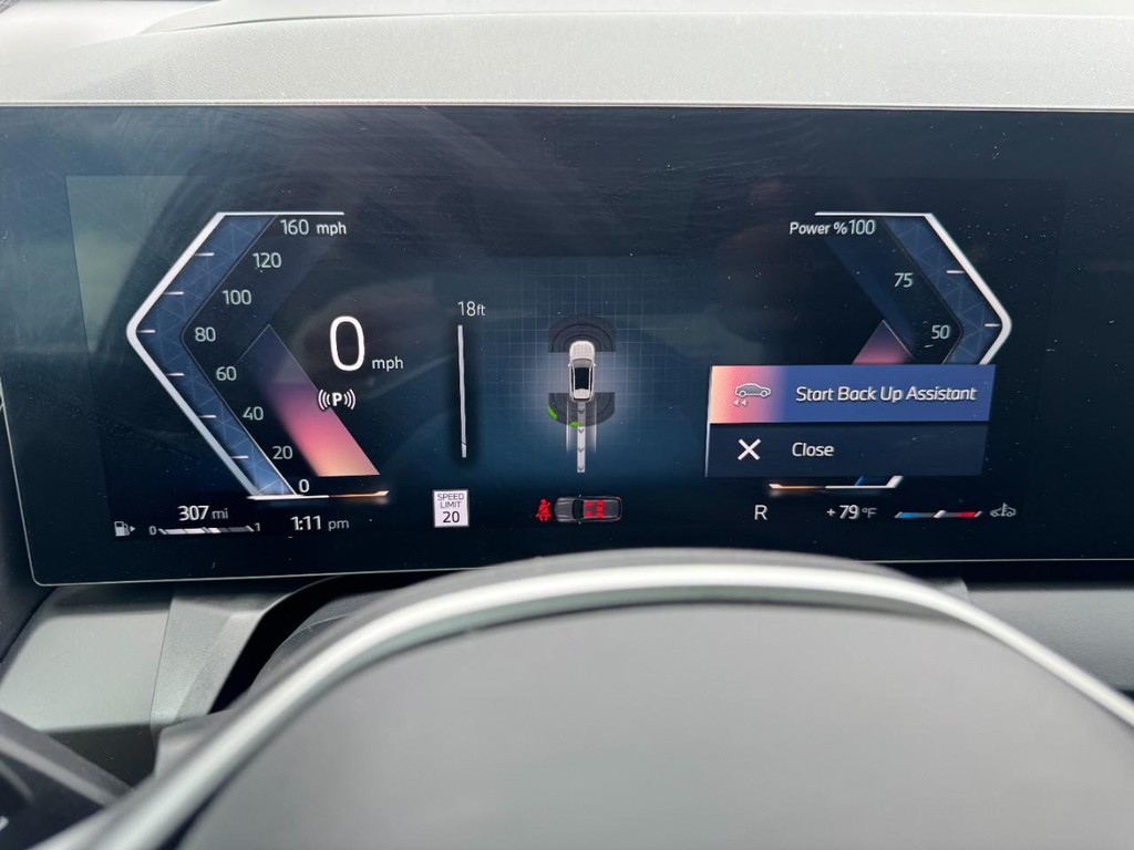 BMW X3 Vehicle Full-screen Gallery Image 22