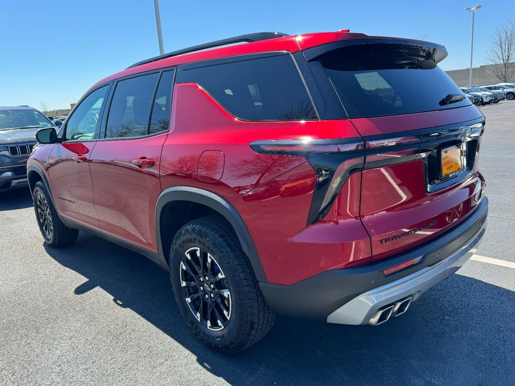 Chevrolet Traverse Vehicle Full-screen Gallery Image 05