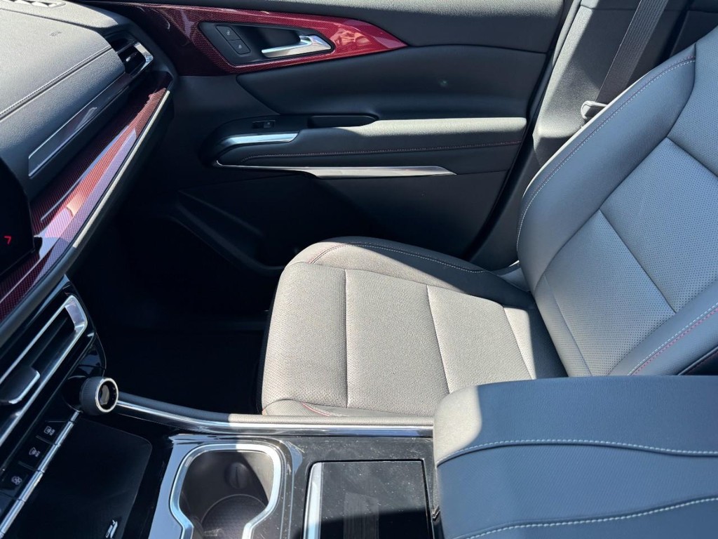 Chevrolet Traverse Vehicle Full-screen Gallery Image 15