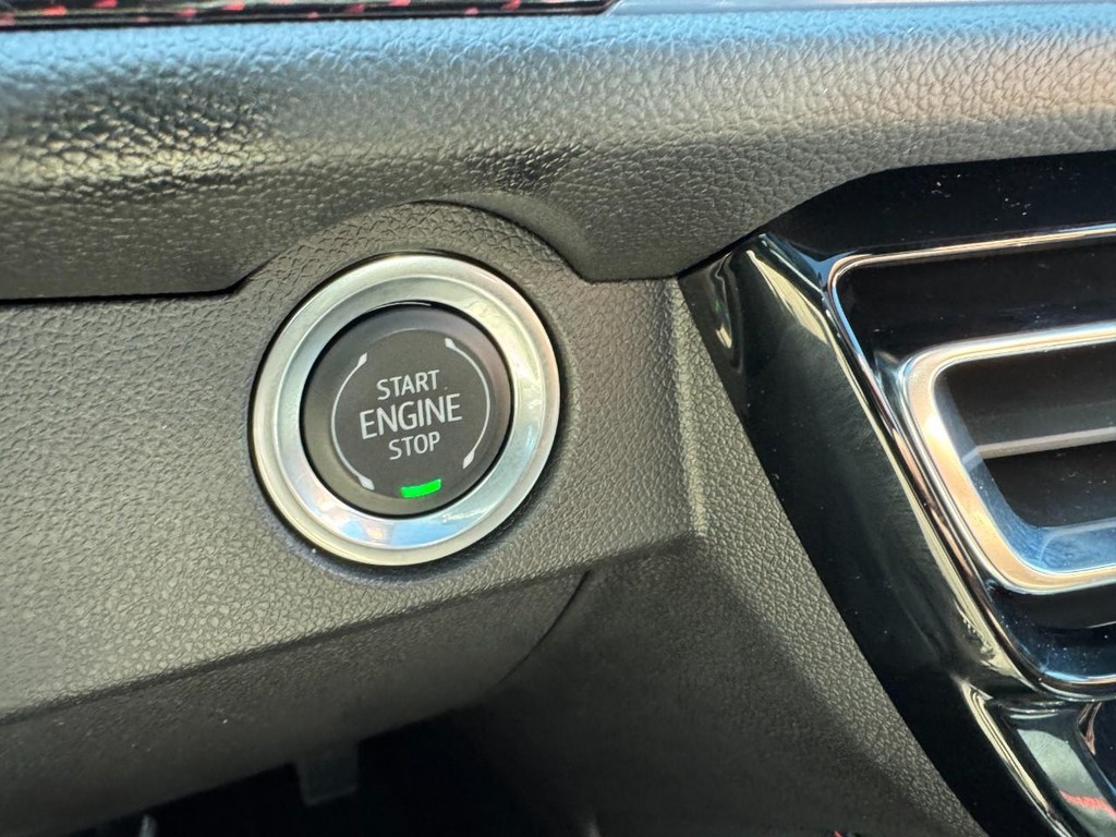 Chevrolet Traverse Vehicle Full-screen Gallery Image 24