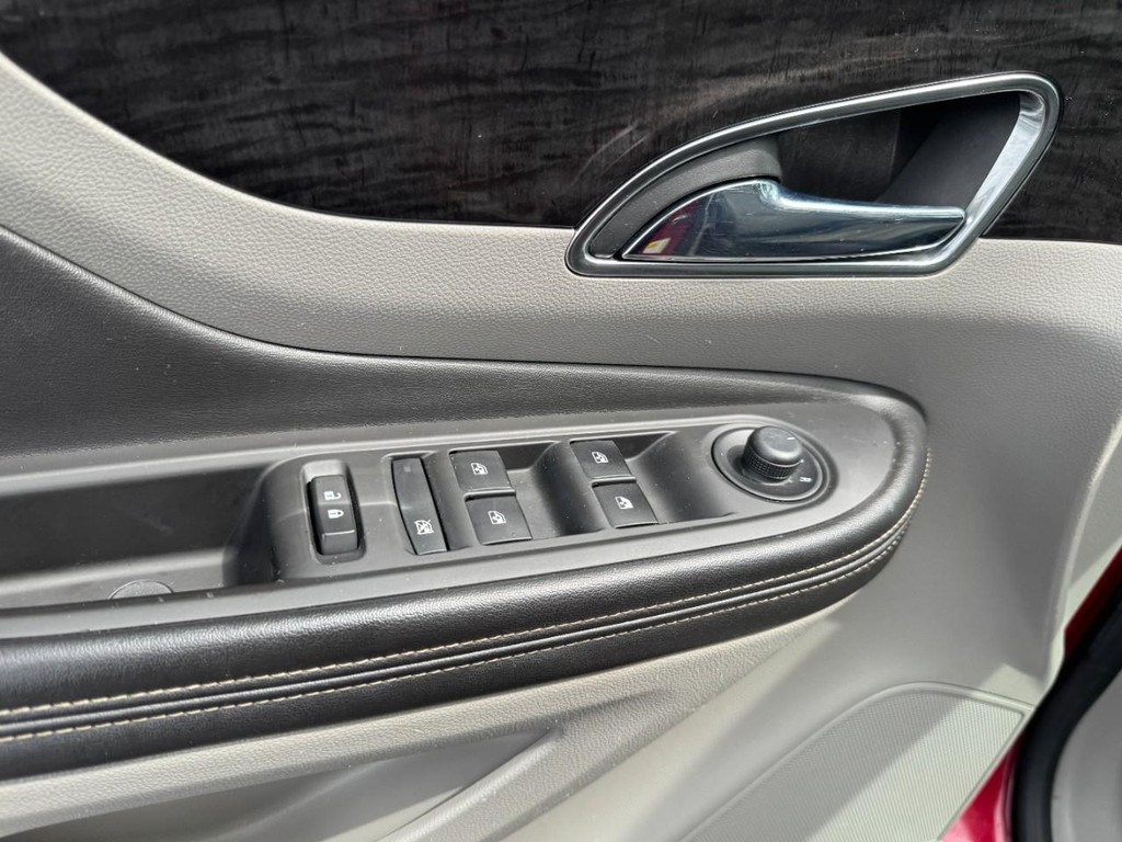 Buick Encore Vehicle Full-screen Gallery Image 16