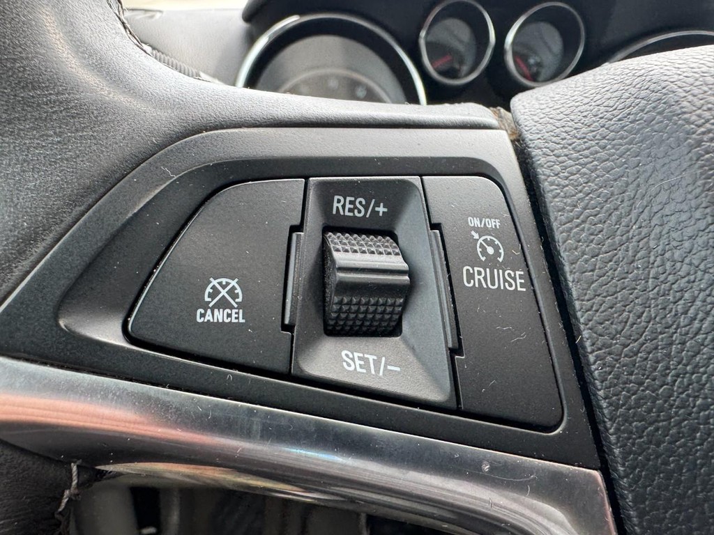 Buick Encore Vehicle Full-screen Gallery Image 17