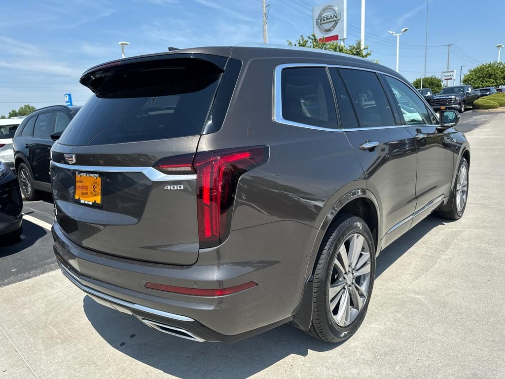 Cadillac XT6 Vehicle Full-screen Gallery Image 03