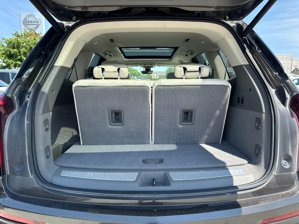 Cadillac XT6 Vehicle Full-screen Gallery Image 06