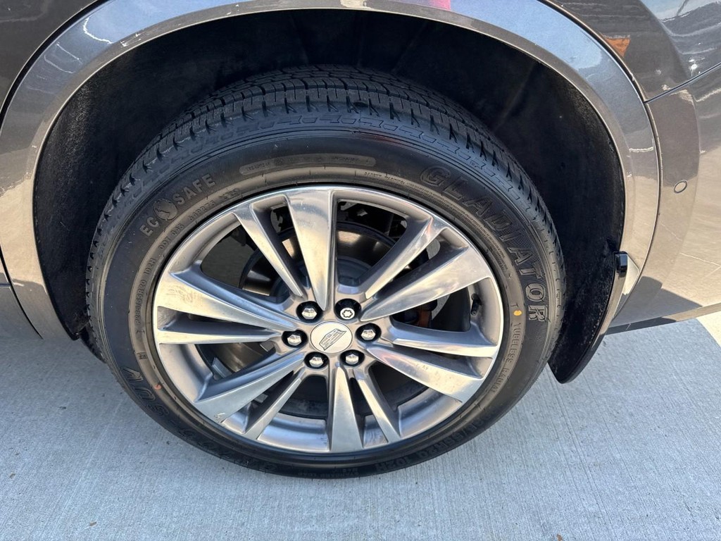 Cadillac XT6 Vehicle Full-screen Gallery Image 07
