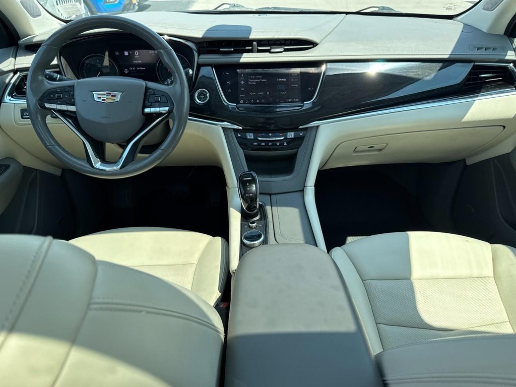 Cadillac XT6 Vehicle Full-screen Gallery Image 13