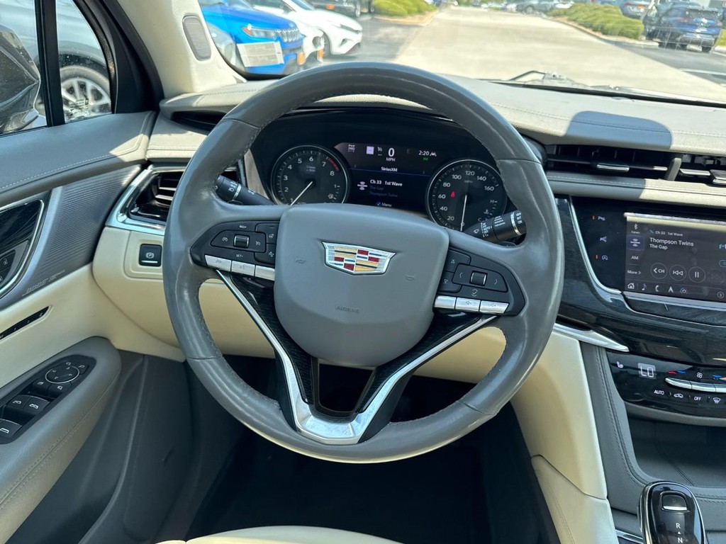 Cadillac XT6 Vehicle Full-screen Gallery Image 14