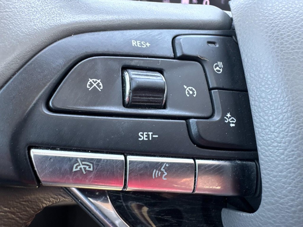 Cadillac XT6 Vehicle Full-screen Gallery Image 18