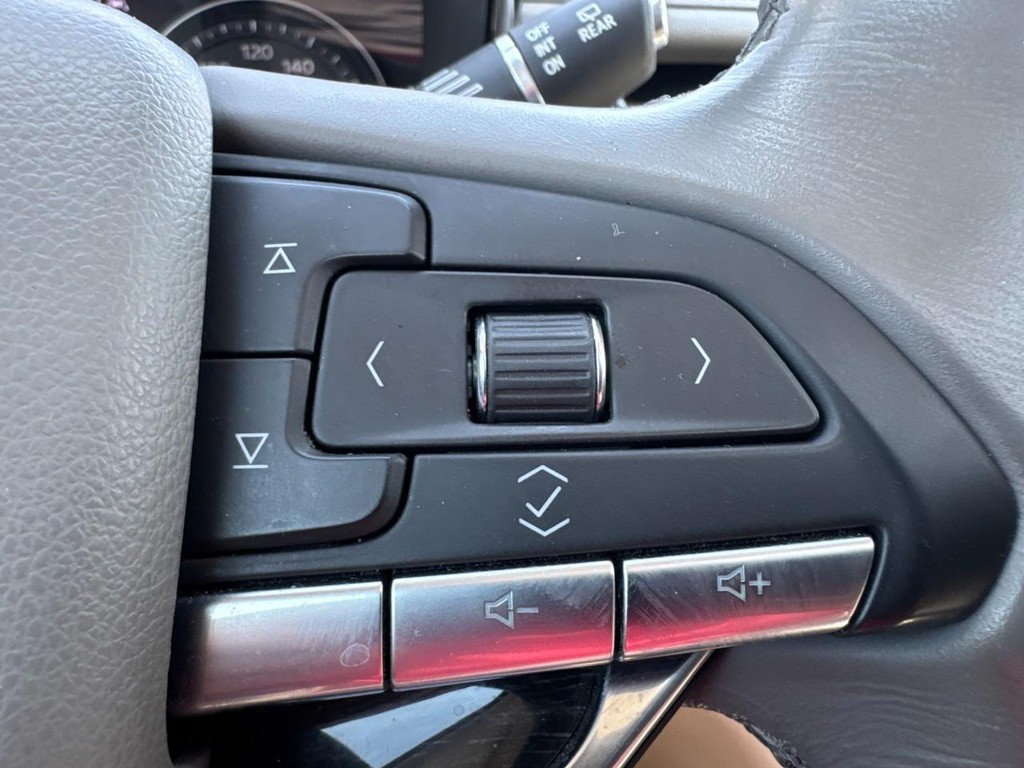 Cadillac XT6 Vehicle Full-screen Gallery Image 19