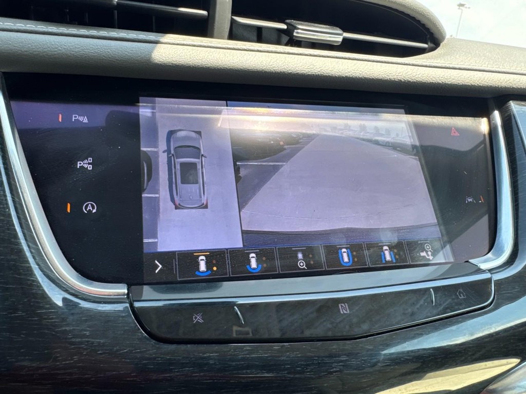 Cadillac XT6 Vehicle Full-screen Gallery Image 23
