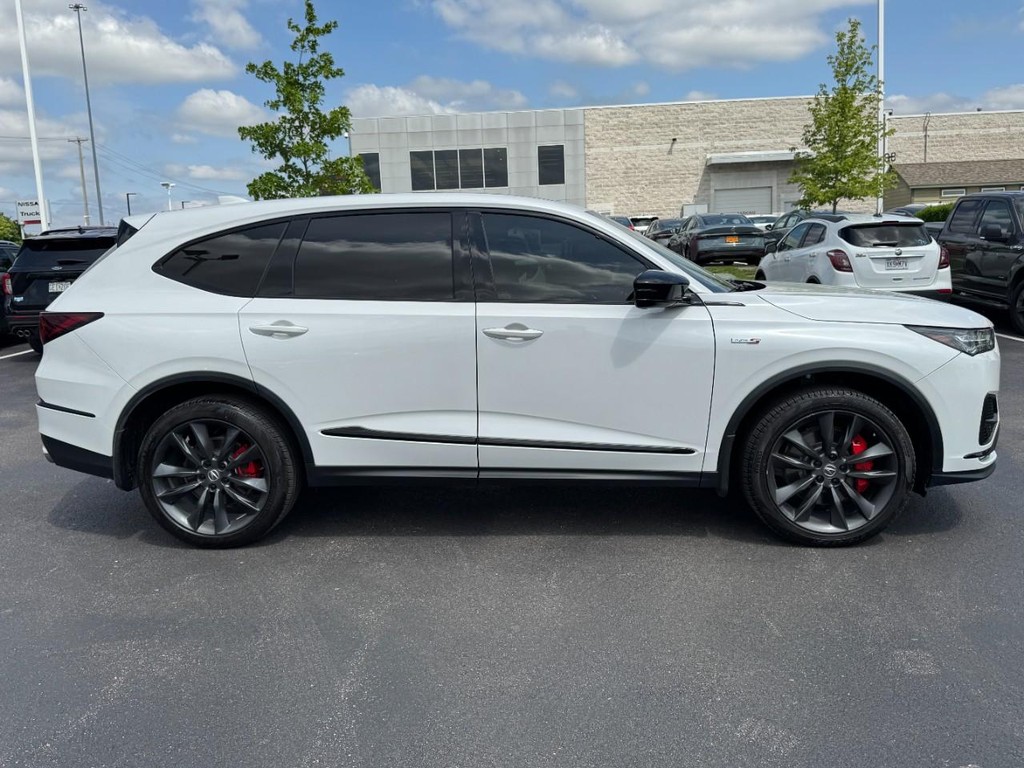 Acura MDX Vehicle Full-screen Gallery Image 02