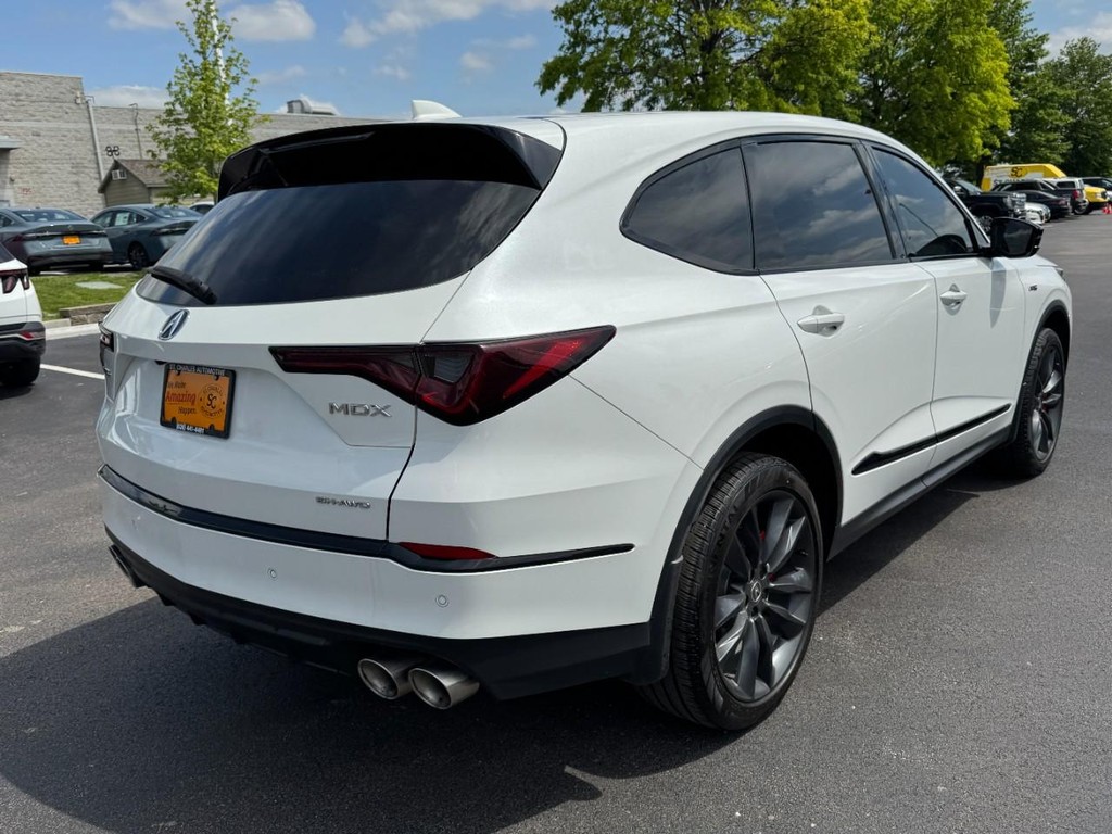 Acura MDX Vehicle Full-screen Gallery Image 03