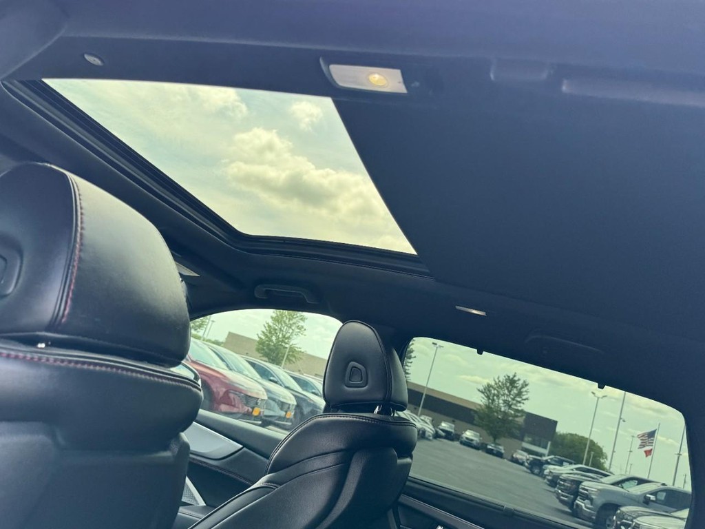 Acura MDX Vehicle Full-screen Gallery Image 11